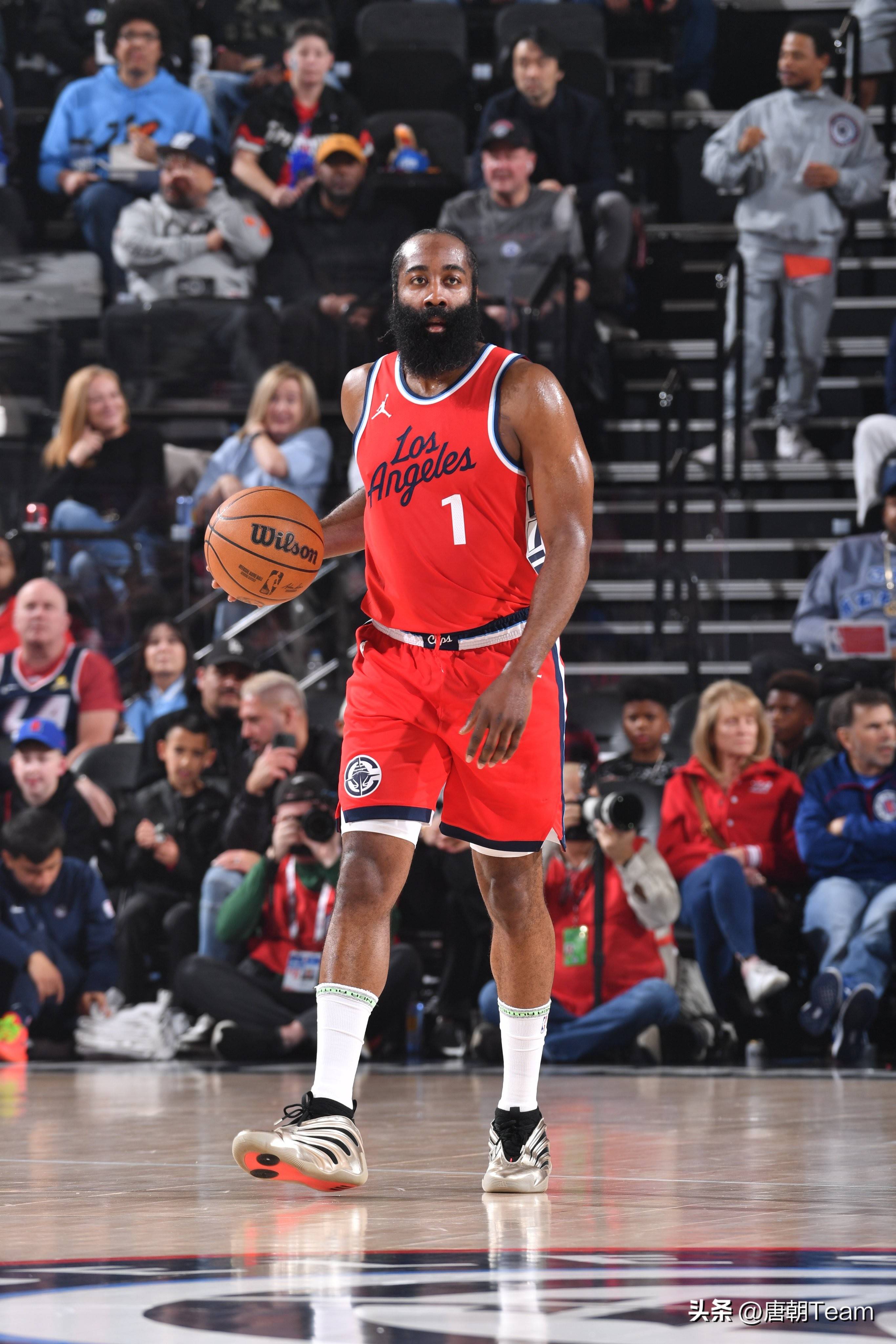 酸死了，辽宁电台解说吐槽广东靠外援，官媒跟自媒体已经没区别了